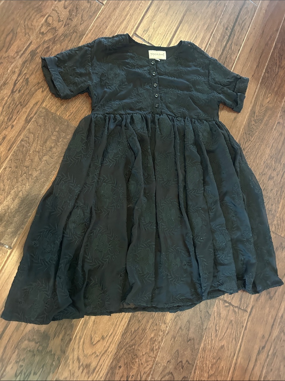 Piper & Scoot Black Textured Short-Sleeve Dress
